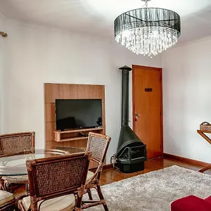 apartamento-no-centrinho-de-capivari-wifi-lareira-garagem.camposdojordaohotels.net/